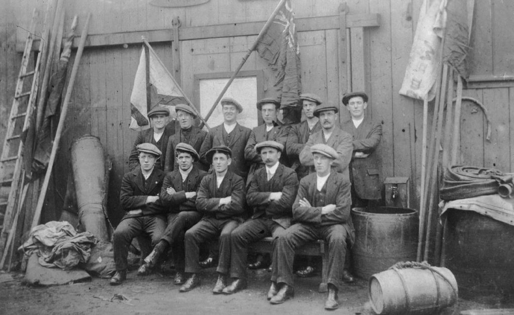First detachment of Shipbreakers from Forth Shipbreaking Company who enlisted in 1914. Many of the men joined the Black Watch, 9th Battalion, including Anthony Wear